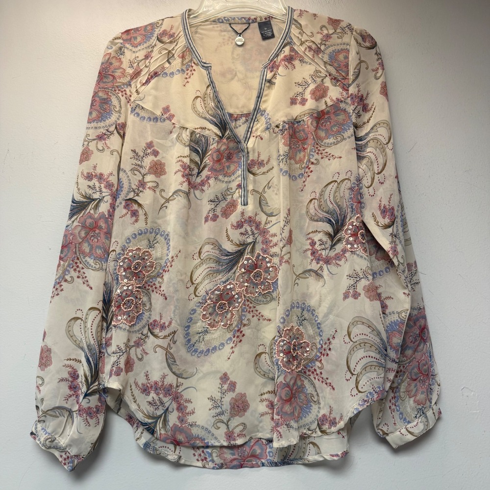BKE Boutique Blouse Women Size Medium Cream Floral Sequin Excellent Boho Top